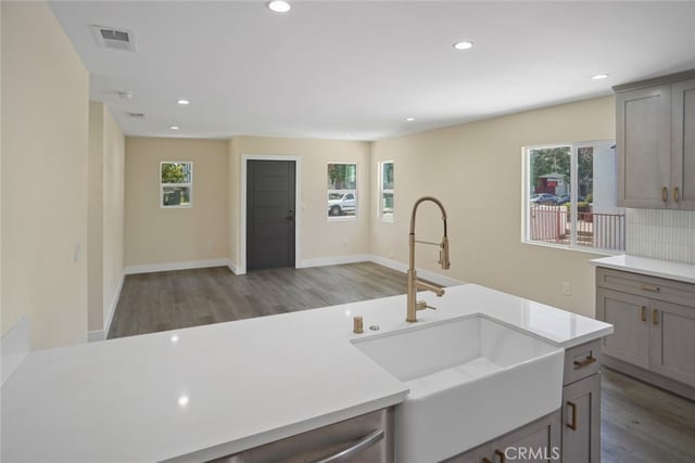 3123 Hyde Park Boulevard, Los Angeles, CA 90043 — photo 4 of 21
