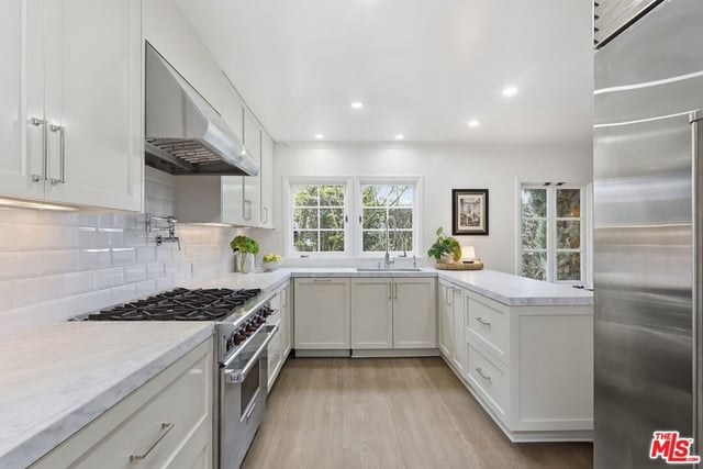 8809 Evanview Drive, Los Angeles, CA 90069 — photo 7 of 44