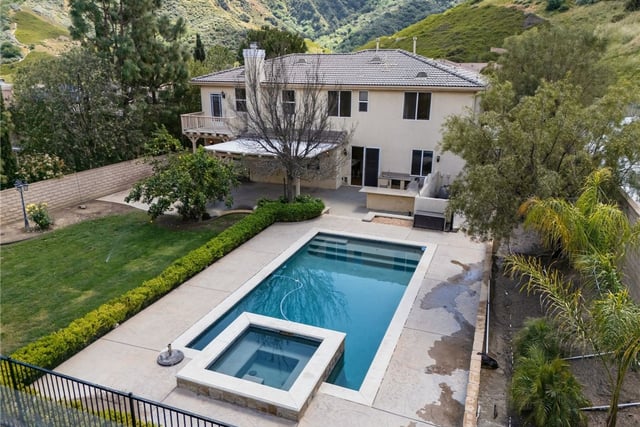 25941 Verandah Court, Stevenson Ranch, CA 91381 — photo 4 of 32