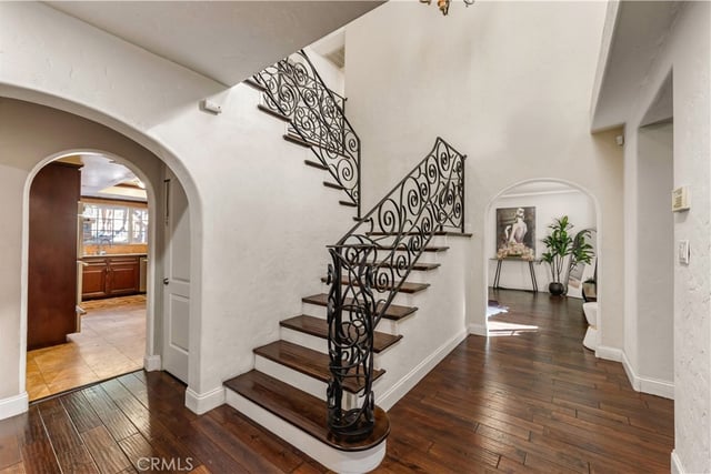 828 S Sunset Canyon, Burbank, CA 91501 — photo 14 of 46