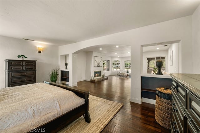 828 S Sunset Canyon, Burbank, CA 91501 — photo 20 of 46