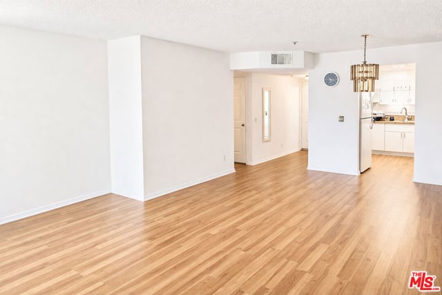 9014 Burnet Avenue 208, North Hills, CA 91343 — photo 5 of 17