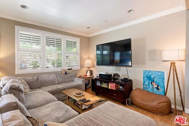 3240 Mcmanus Avenue, Los Angeles, CA 90034 — photo 4 of 27