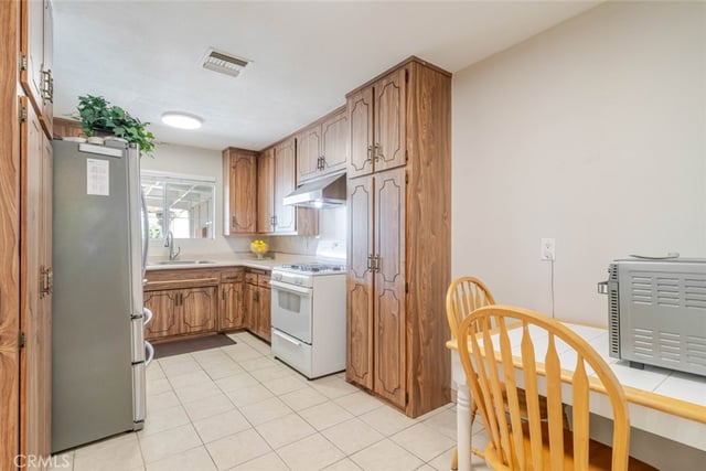 17268 San Fernando Mission Boulevard, Granada Hills, CA 91344 — photo 15 of 43