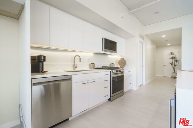 1100 S Hope Street 716, Los Angeles, CA 90015 — photo 10 of 37