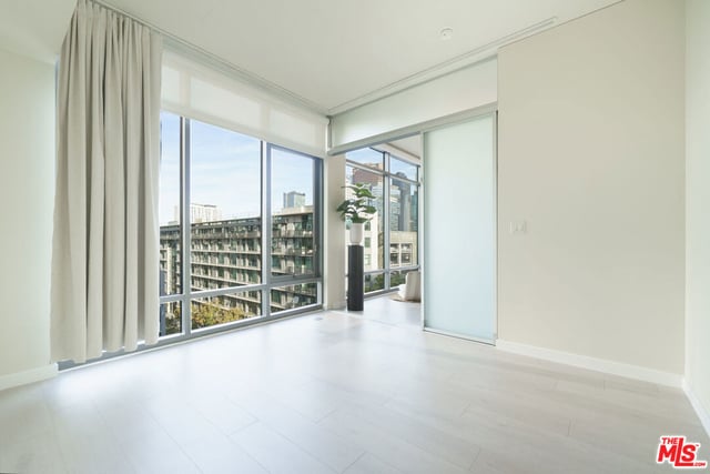 1100 S Hope Street 716, Los Angeles, CA 90015 — photo 15 of 37