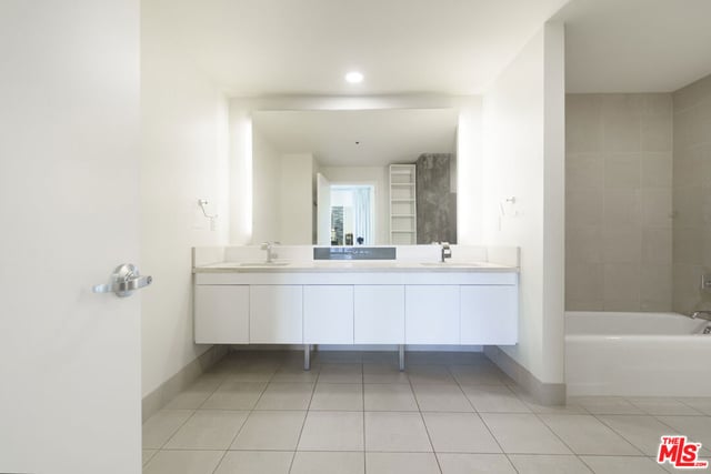 1100 S Hope Street 716, Los Angeles, CA 90015 — photo 19 of 37