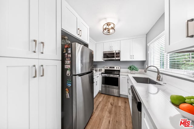 7320 Lennox Avenue F7, Van Nuys, CA 91405 — photo 8 of 22