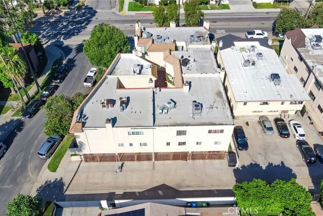 6438 Hazeltine Avenue 6, Van Nuys, CA 91401 — photo 27 of 33