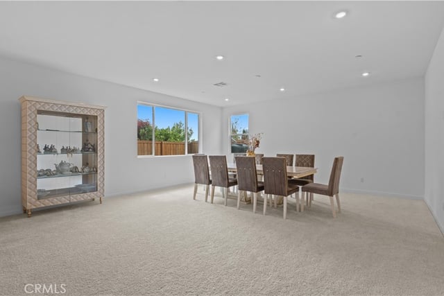11755 Fenton, Sylmar, CA 91342 — photo 4 of 33