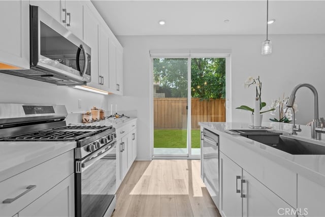 11755 Fenton, Sylmar, CA 91342 — photo 9 of 33
