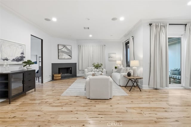 22953 Oxnard Street, Woodland Hills, CA 91367 — photo 9 of 25