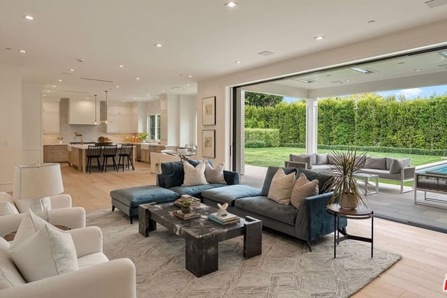 1072 Amalfi Drive, Pacific Palisades, CA 90272 — photo 11 of 52