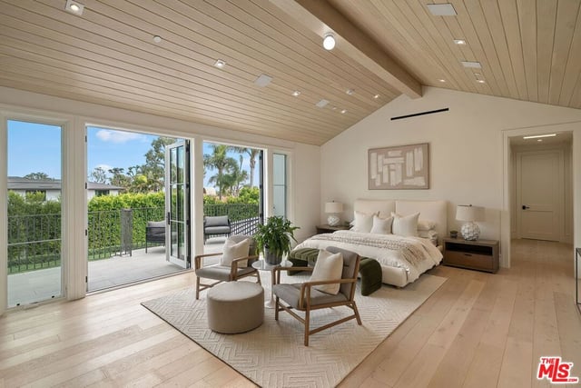 1072 Amalfi Drive, Pacific Palisades, CA 90272 — photo 19 of 52