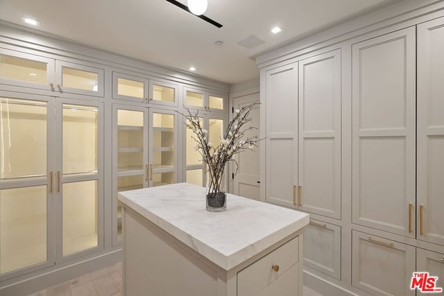 1072 Amalfi Drive, Pacific Palisades, CA 90272 — photo 26 of 52