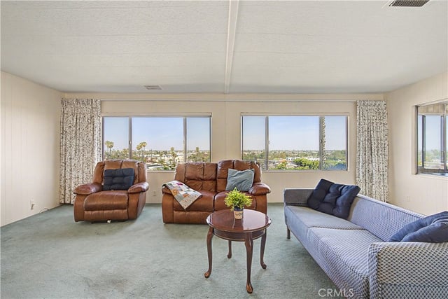 2550 Pacific Coast Hwy 217, Torrance, CA 90505 — photo 4 of 33