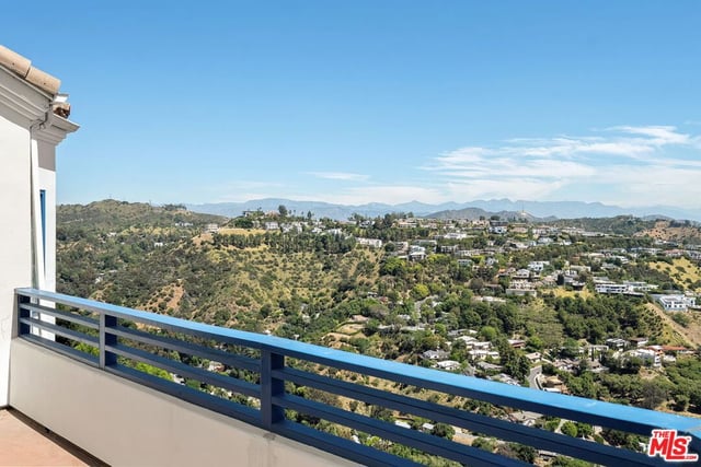 2131 Kew Drive, Los Angeles, CA 90046 — photo 29 of 54