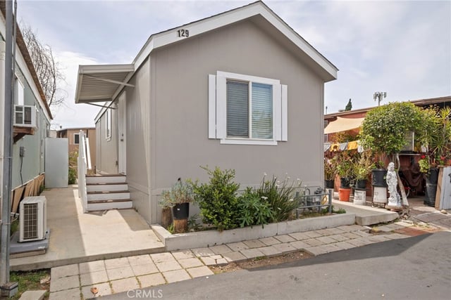 7650 Balboa Boulevard 129, Van Nuys, CA 91406 — photo 2 of 21