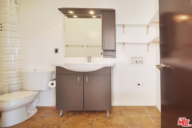 215 W 7th Street 907, Los Angeles, CA 90014 — photo 18 of 30
