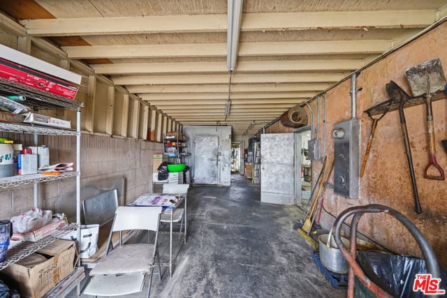 1021 W 101st Street, Los Angeles, CA 90044 — photo 16 of 37