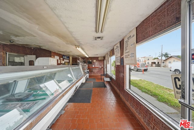 1021 W 101st Street, Los Angeles, CA 90044 — photo 20 of 37