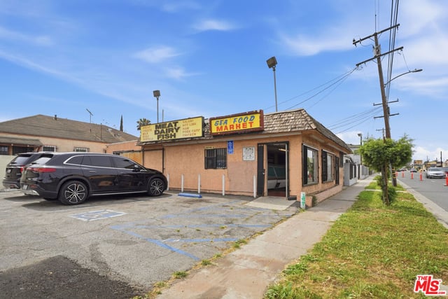 1021 W 101st Street, Los Angeles, CA 90044 — photo 27 of 37