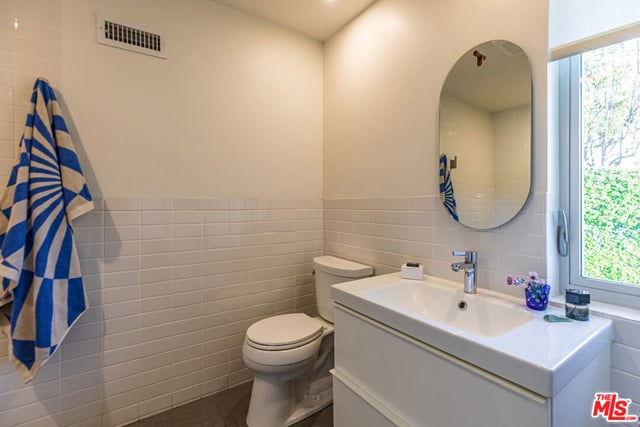 16411 Garvin Drive, Encino, CA 91436 — photo 21 of 25