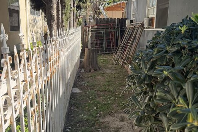 6250 Halbrent Avenue, Van Nuys, CA 91411 — photo 4 of 22