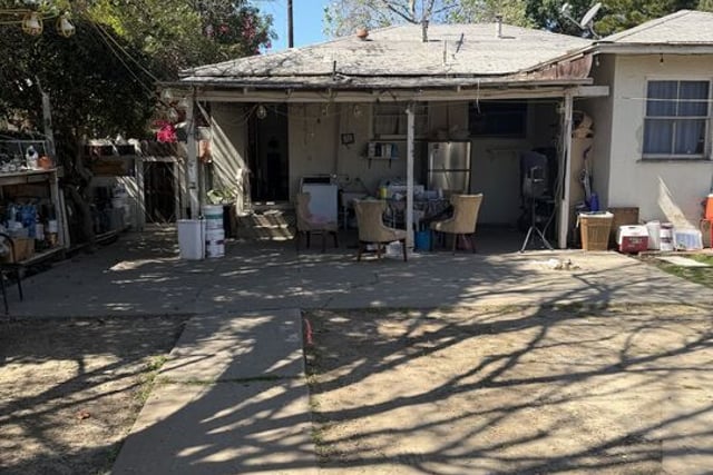 6250 Halbrent Avenue, Van Nuys, CA 91411 — photo 7 of 22