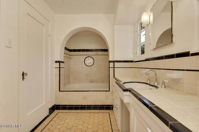 1234 N Everett Street, Glendale, CA 91207 — photo 37 of 57