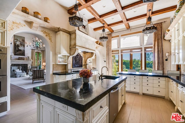 1550 Amalfi Drive, Pacific Palisades, CA 90272 — photo 27 of 49