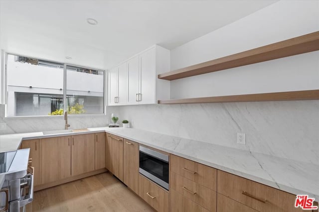 16601 Marquez Avenue 302, Pacific Palisades, CA 90272 — photo 6 of 13