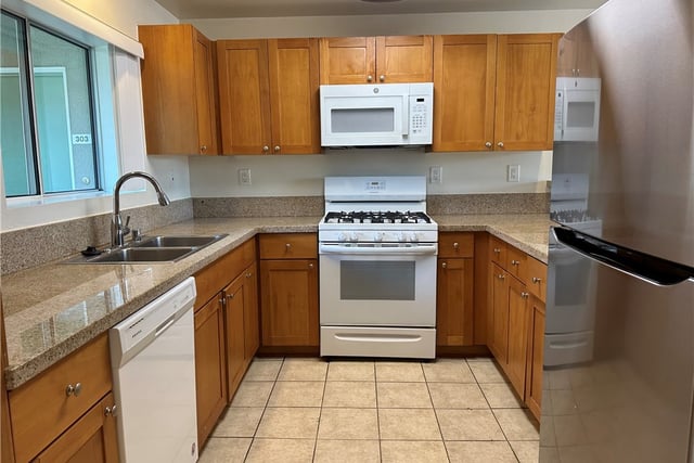 7551 Jordan 304, Canoga Park, CA 91303 — photo 4 of 16