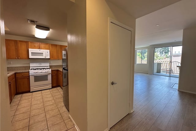 7551 Jordan 304, Canoga Park, CA 91303 — photo 6 of 16