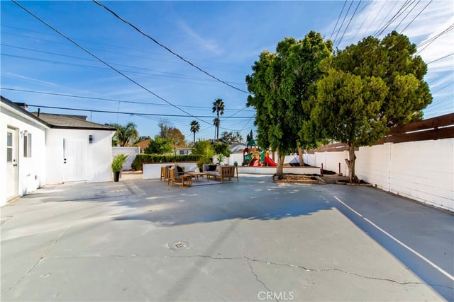 10816 Calvert, North Hollywood, CA 91606 — photo 13 of 18