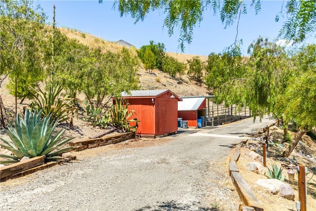 13602 Sego, Agua Dulce, CA 91390 — photo 59 of 74