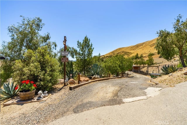 13602 Sego, Agua Dulce, CA 91390 — photo 70 of 74