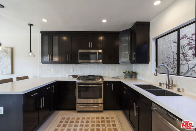 4555 Falkirk, Oxnard, CA 93035 — photo 14 of 46