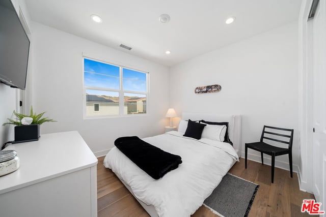 19254 Blackthorn Drive, Santa Clarita, CA 91351 — photo 40 of 74
