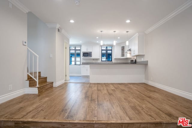 4368 W 8th Street 17, Los Angeles, CA 90005 — photo 17 of 46