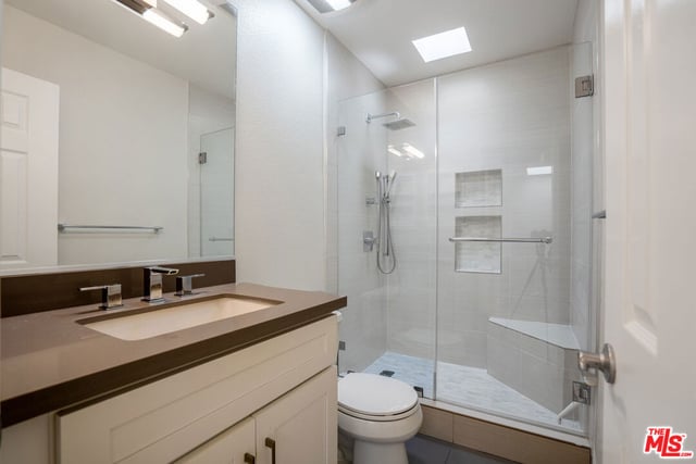 4368 W 8th Street 17, Los Angeles, CA 90005 — photo 37 of 46