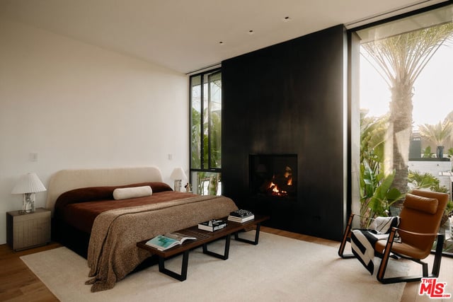 8850 Rosewood Avenue, West Hollywood, CA 90048 — photo 14 of 23