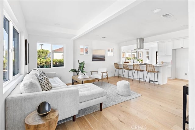 1630 S Ridgeley, Los Angeles, CA 90019 — photo 3 of 42