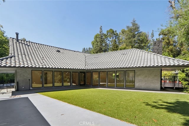 4900 Queen Victoria, Woodland Hills, CA 91364 — photo 9 of 62