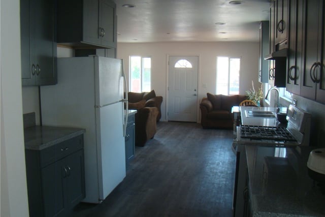 10622 Anzac, Los Angeles, CA 90002 — photo 3 of 14
