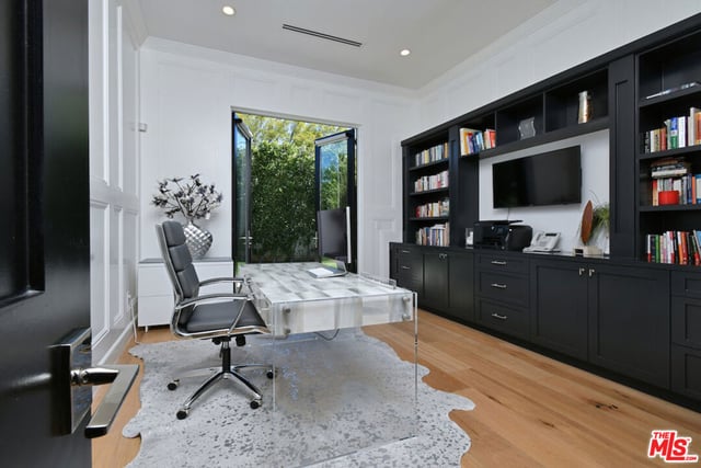 17201 Mccormick Street, Encino, CA 91316 — photo 15 of 35