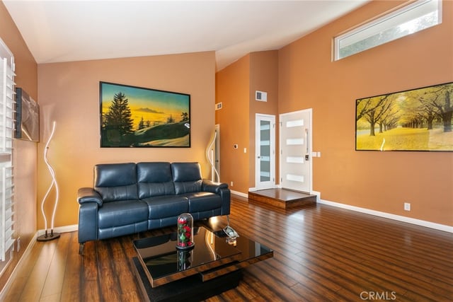 20925 Almazan Road, Woodland Hills, CA 91364 — photo 3 of 42