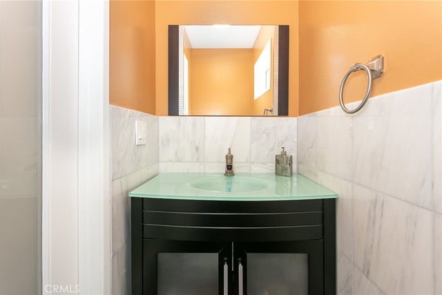 20925 Almazan Road, Woodland Hills, CA 91364 — photo 30 of 42