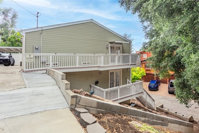 20925 Almazan Road, Woodland Hills, CA 91364 — photo 37 of 42