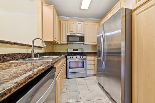 300 N El Molino Avenue N 107, Pasadena, CA 91101 — photo 12 of 37